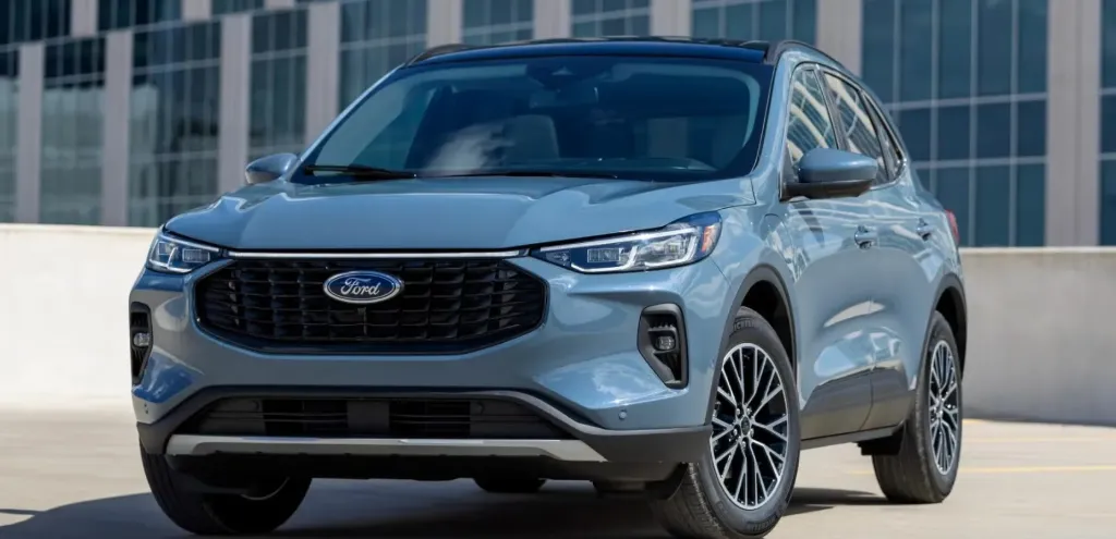 بروجكتر امامي مع كفر فورد تاسكيب 2023-2026 تك